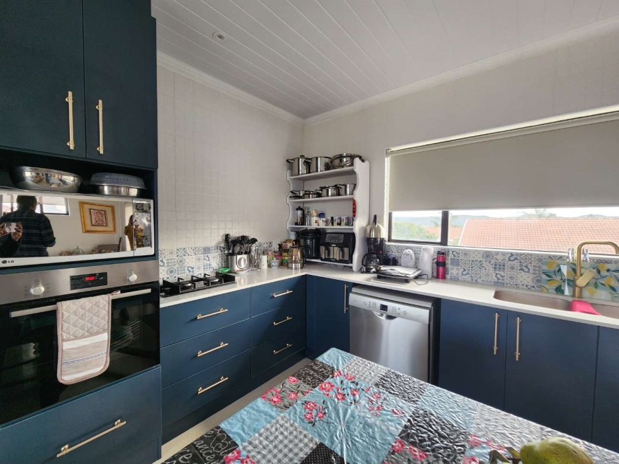 5 Bedroom Property for Sale in Fraaiuitsig Western Cape